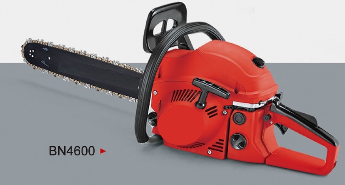 Portable Petrol Operated Chainsaw 46CC 16-20 Inch Length With 550ML Fuel Tank